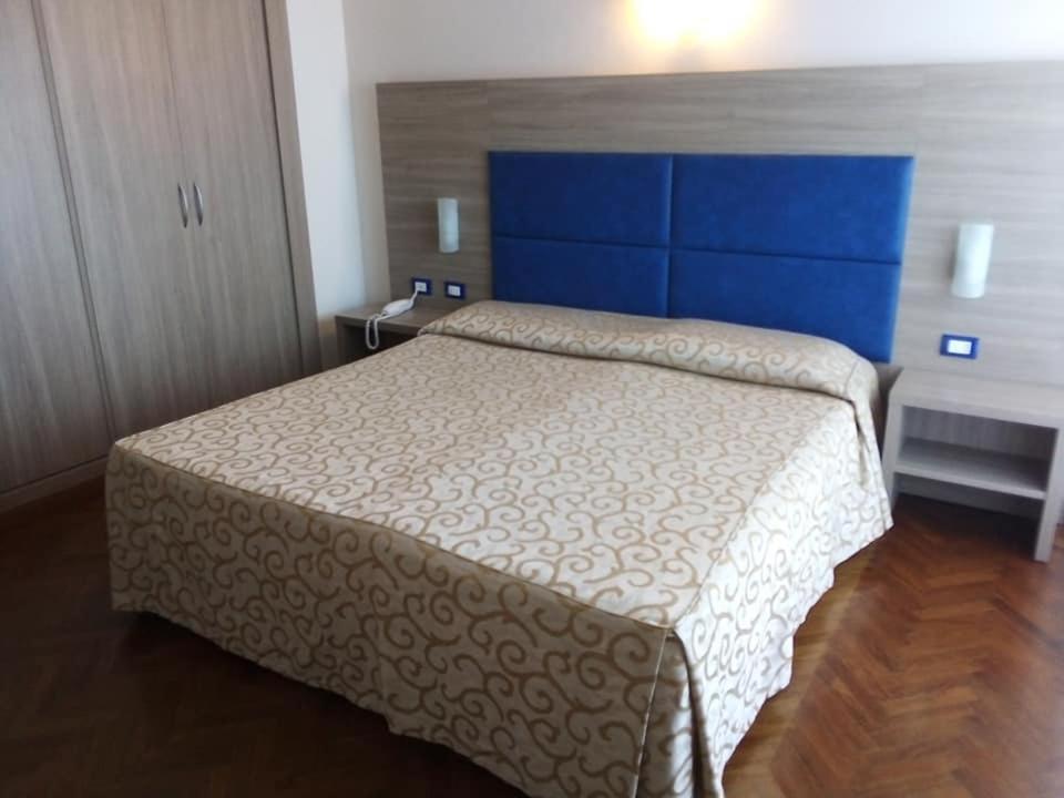 Grand Hotel Golf Tirrenia Buitenkant foto