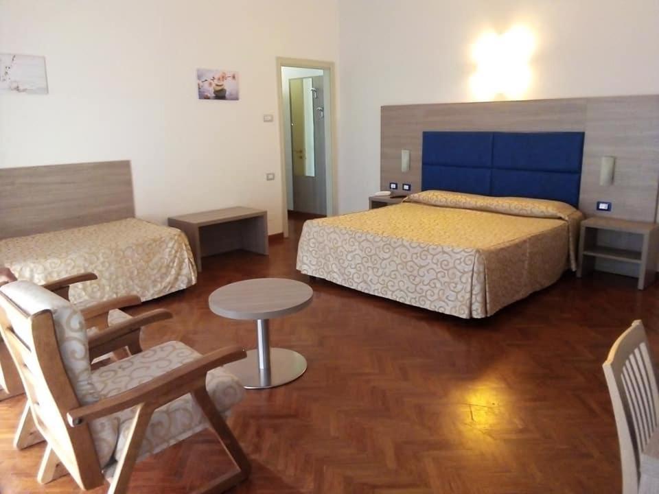 Grand Hotel Golf Tirrenia Buitenkant foto