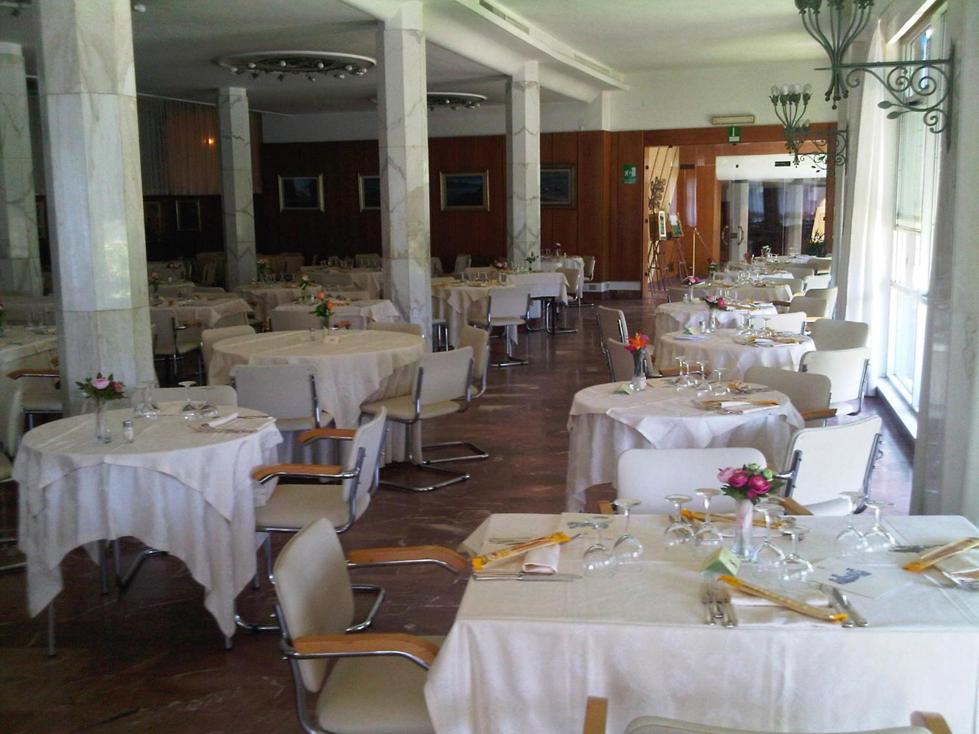 Grand Hotel Golf Tirrenia Buitenkant foto