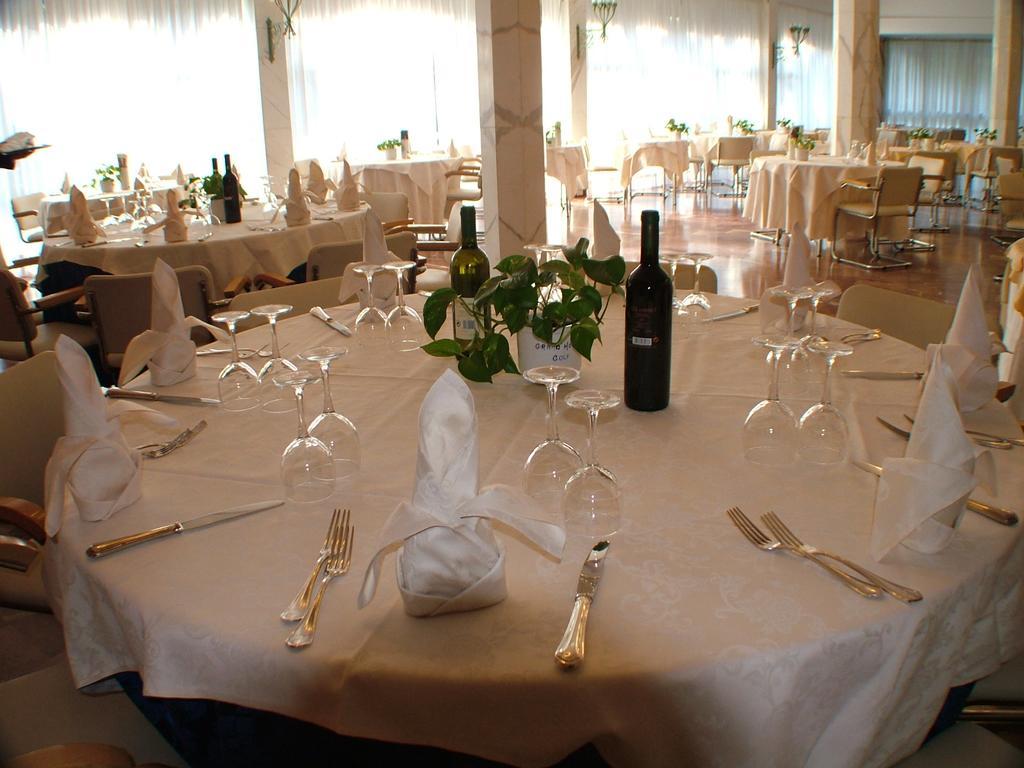 Grand Hotel Golf Tirrenia Buitenkant foto