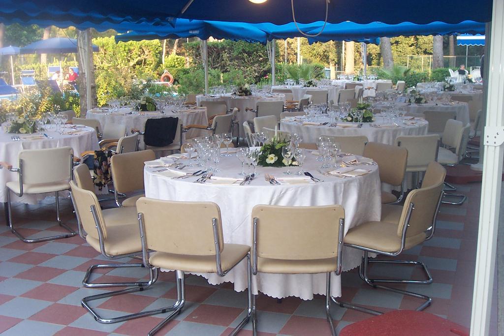 Grand Hotel Golf Tirrenia Buitenkant foto