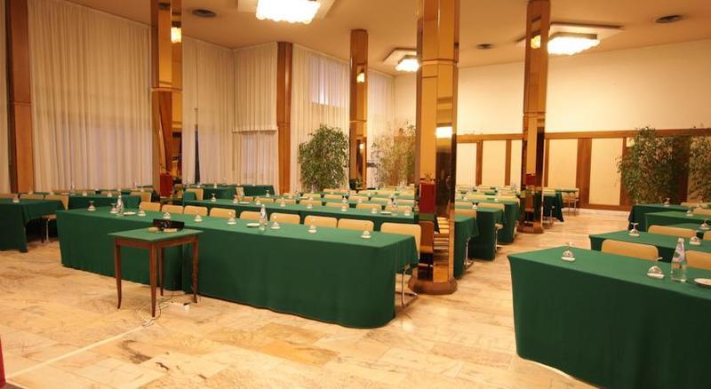 Grand Hotel Golf Tirrenia Buitenkant foto