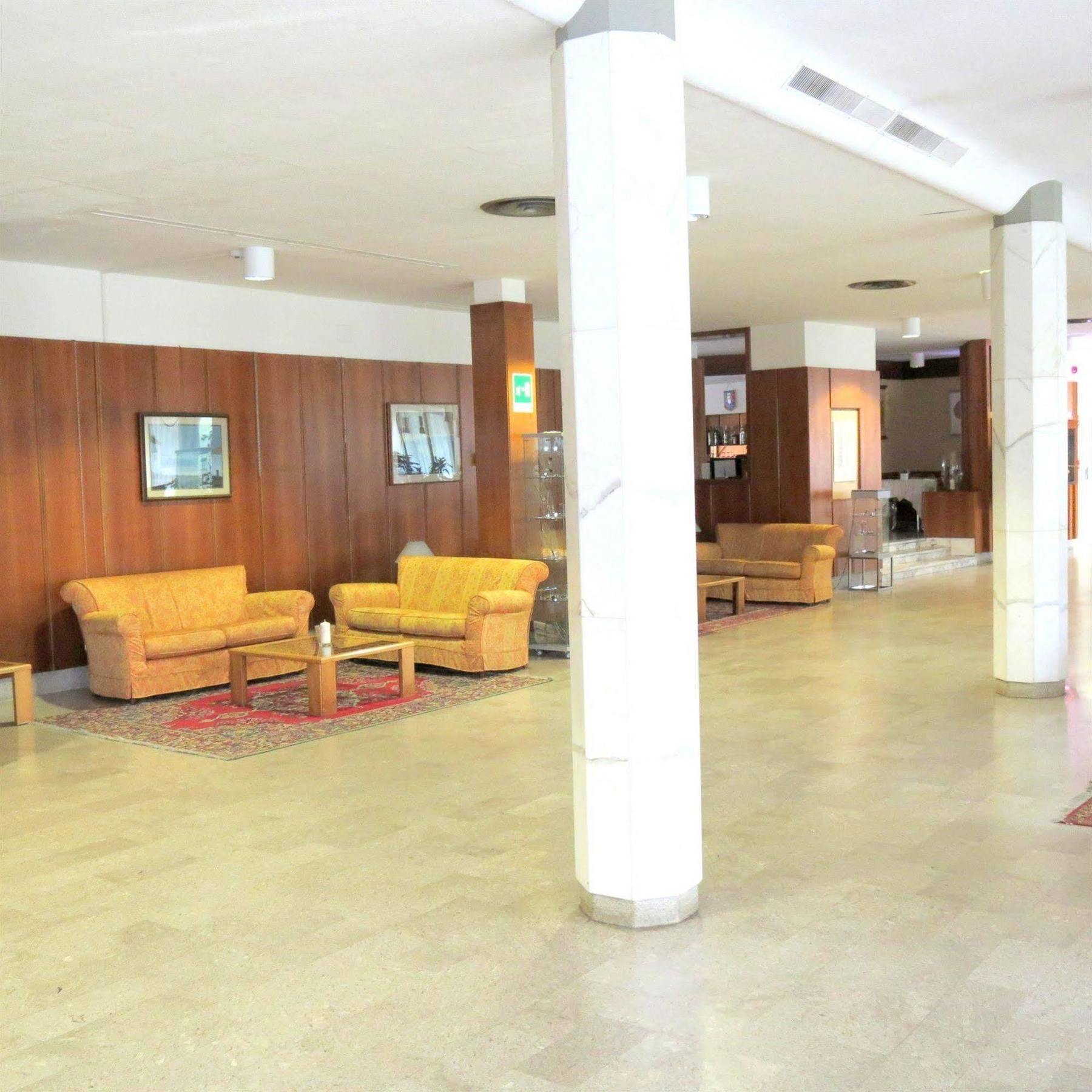 Grand Hotel Golf Tirrenia Buitenkant foto