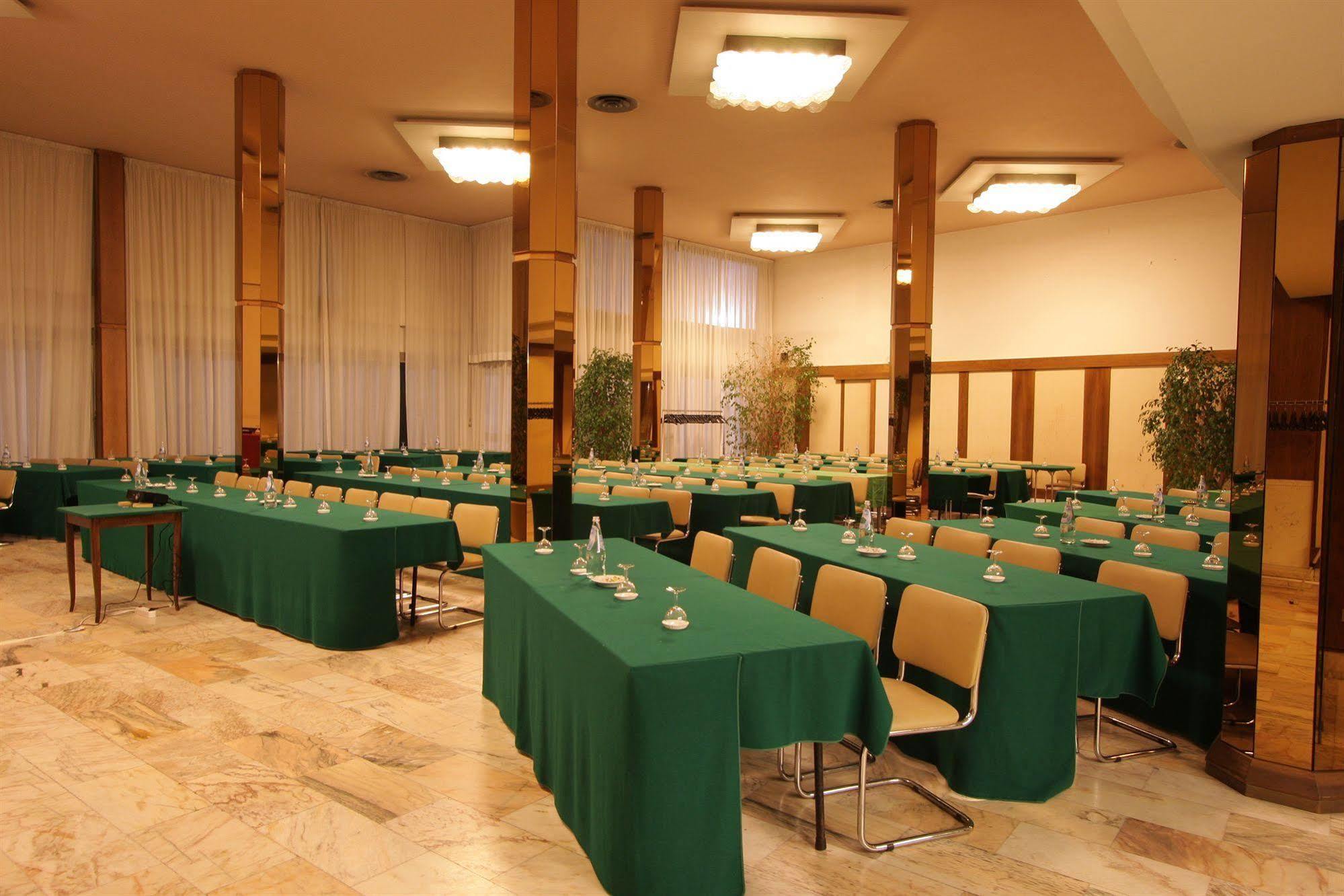 Grand Hotel Golf Tirrenia Buitenkant foto