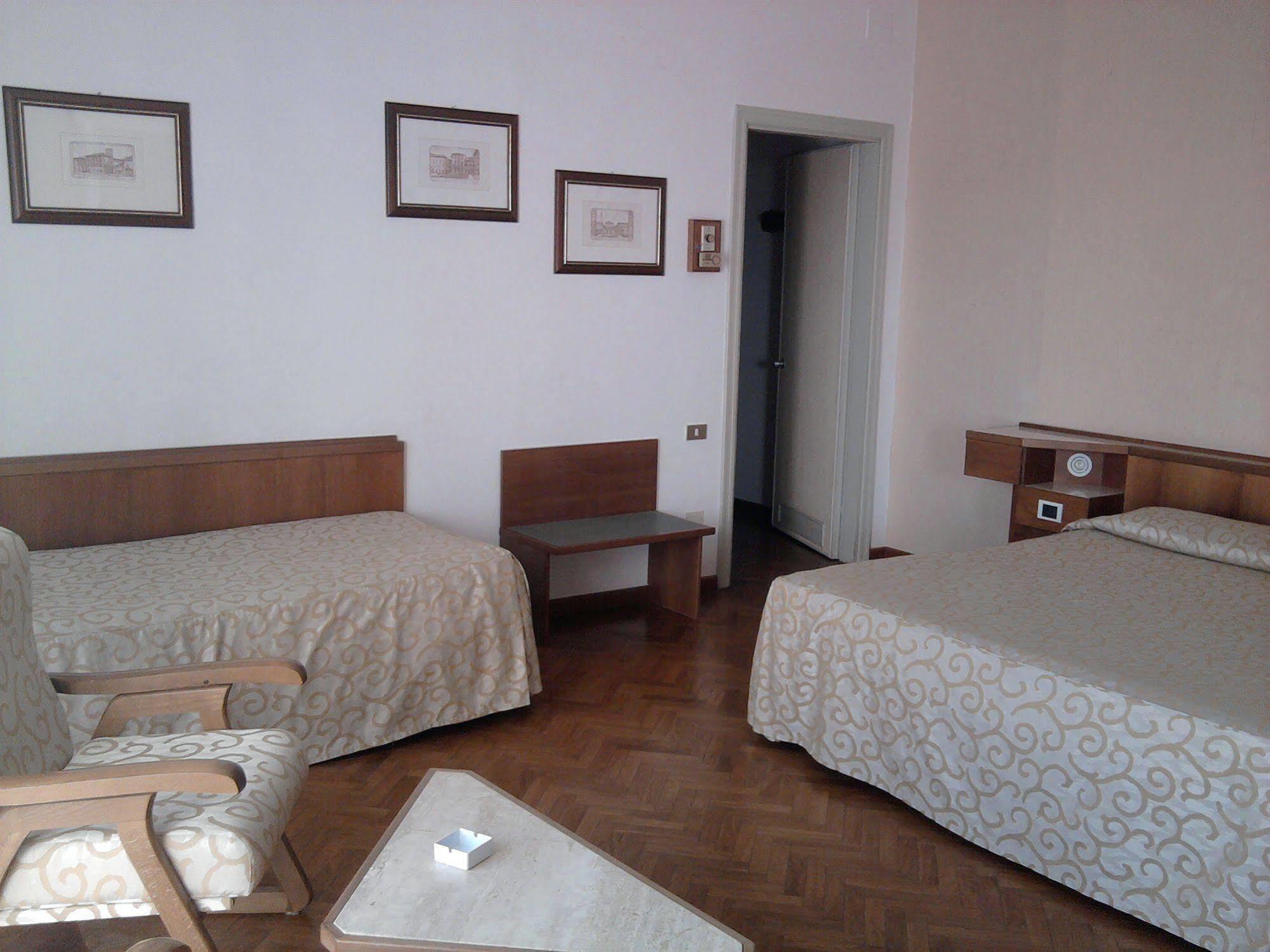 Grand Hotel Golf Tirrenia Buitenkant foto