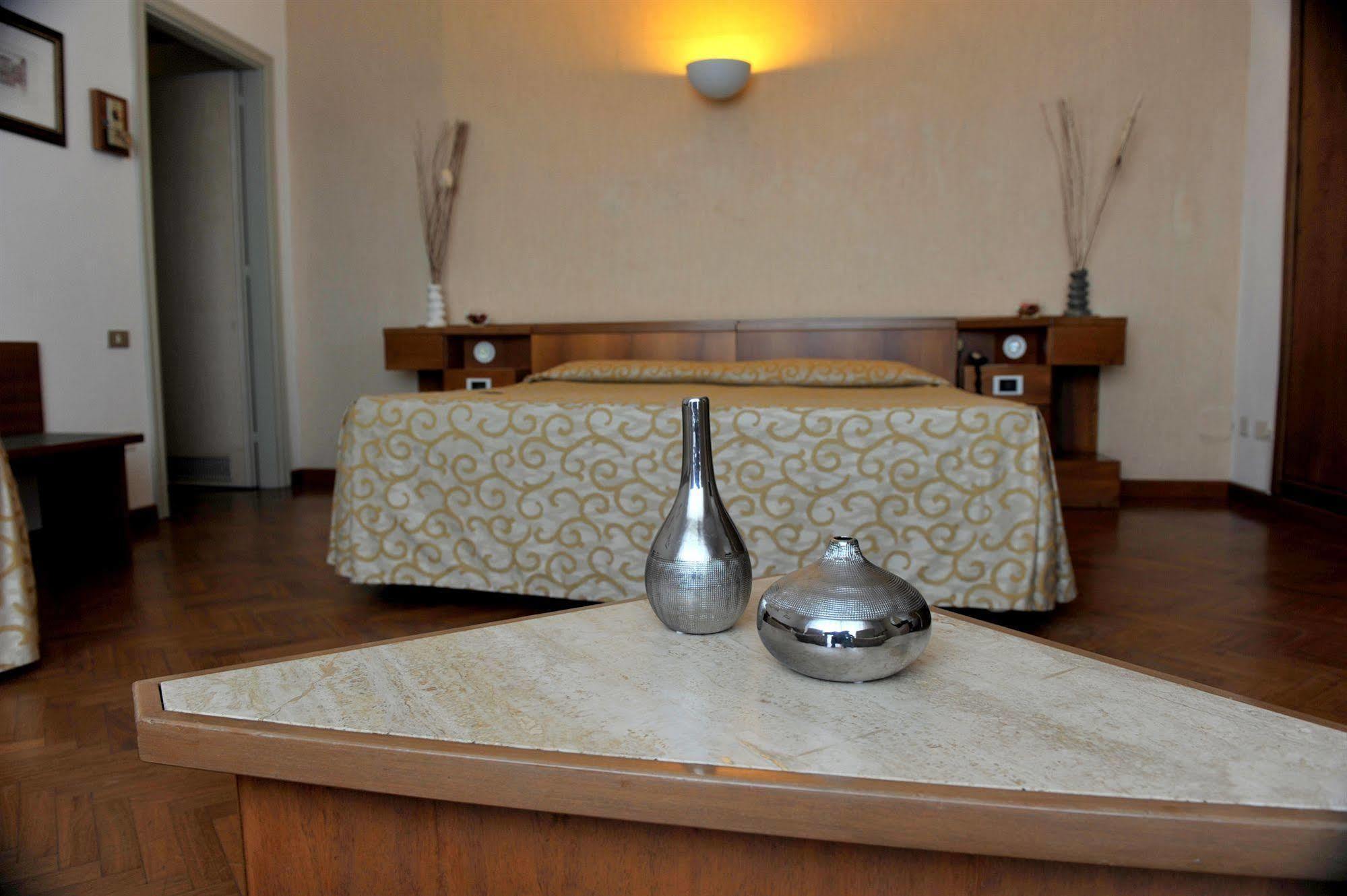 Grand Hotel Golf Tirrenia Buitenkant foto