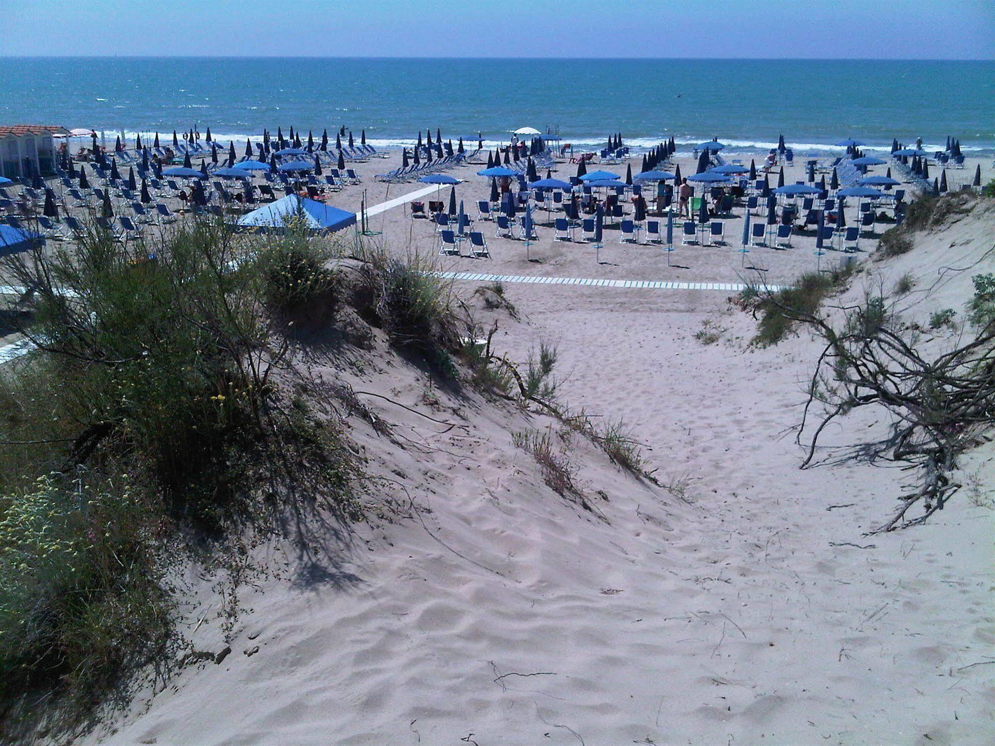 Grand Hotel Golf Tirrenia Buitenkant foto