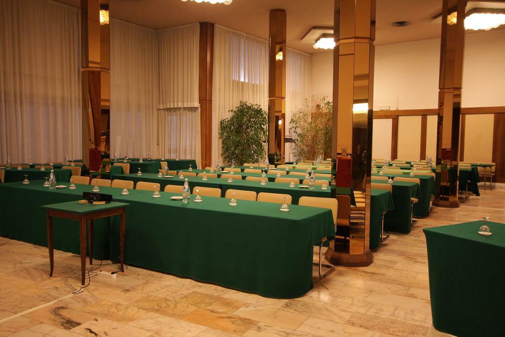 Grand Hotel Golf Tirrenia Buitenkant foto